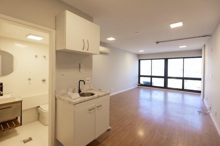 Sala de kitnet/studio para alugar com 1 quarto, 42m² em Centro, Campinas