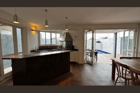 Casa à venda com 318m², 3 quartos e 4 vagasFoto 07