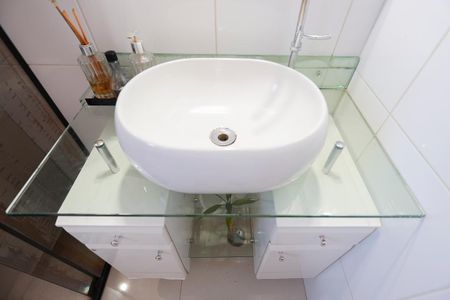 Apartamento à venda com 87m², 2 quartos e 1 vaga Apartamento à venda com 87m², 2 quartos e 1 vagaBanheiro