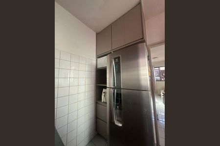 Cozinha de apartamento para alugar com 2 quartos, 64m² em Califórnia, Belo Horizonte