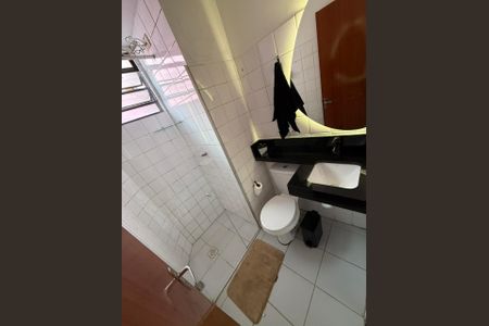Banheiro de apartamento para alugar com 2 quartos, 64m² em Califórnia, Belo Horizonte