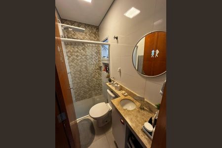Banheiro de apartamento à venda com 2 quartos, 63m² em Vila Pires, Santo André