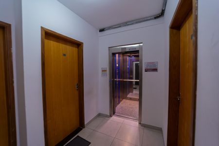 Apartamento à venda com 42m², 2 quartos e sem vaga Apartamento à venda com 42m², 2 quartos e sem vagaÁrea comum