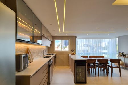 Apartamento à venda com 134m², 3 quartos e 2 vagasCozinha - Armários