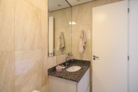 Apartamento à venda com 80m², 2 quartos e 2 vagasBanheiro da Suíte