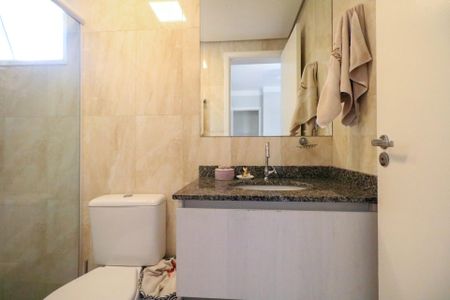 Apartamento à venda com 80m², 2 quartos e 2 vagasBanheiro da Suíte