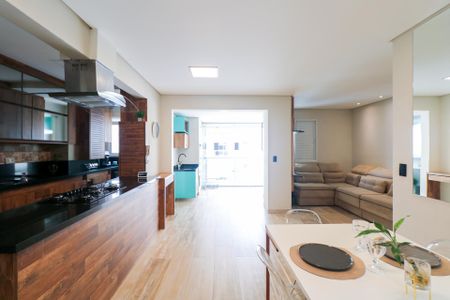 Apartamento à venda com 80m², 2 quartos e 2 vagasSala