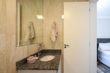 Apartamento à venda com 80m², 2 quartos e 2 vagasBanheiro da Suíte