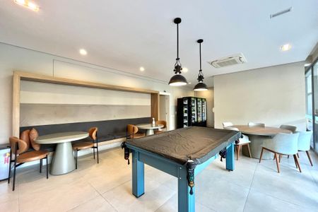 Apartamento para alugar com 65m², 1 quarto e 1 vaga Apartamento para alugar com 65m², 1 quarto e 1 vagaÁrea comum - Salão de Jogos