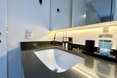 Apartamento para alugar com 65m², 1 quarto e 1 vaga Apartamento para alugar com 65m², 1 quarto e 1 vagaBanheiro da Suíte