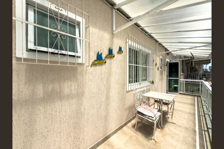 Casa à venda com 176m², 3 quartos e 1 vagaVaranda