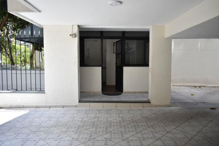 Apartamento à venda com 81m², 2 quartos e 1 vagaPortaria