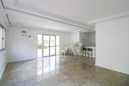 Apartamento para alugar com 51m², 2 quartos e 1 vaga Apartamento para alugar com 51m², 2 quartos e 1 vagaÁrea comum - Salão de festas