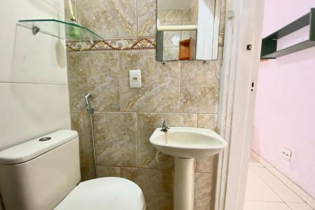 Apartamento para alugar com 100m², 2 quartos e sem vaga Apartamento para alugar com 100m², 2 quartos e sem vagaBanheiro social
