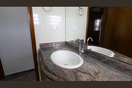 Casa à venda com 300m², 3 quartos e 2 vagasBanheiro