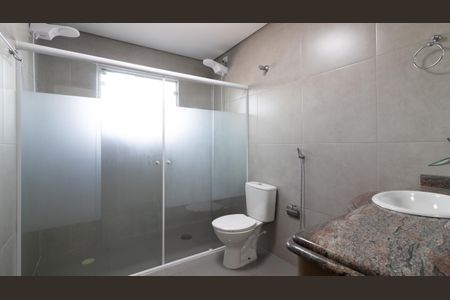 Casa à venda com 300m², 3 quartos e 2 vagasBanheiro da Suíte