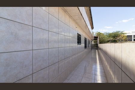 Casa à venda com 300m², 3 quartos e 2 vagasCorredor