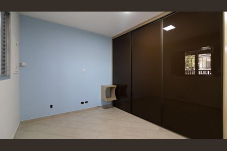 Casa à venda com 300m², 3 quartos e 2 vagasSuíte