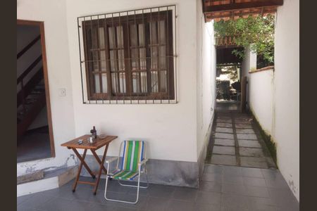 Casa à venda com 2 quartos, 107m² em Itaipu, Niterói