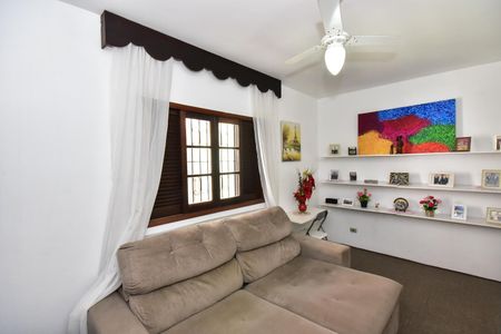 Casa à venda com 220m², 4 quartos e 6 vagasQuarto 3