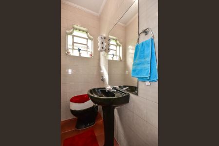 Casa à venda com 220m², 4 quartos e 6 vagasLavabo