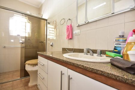 Casa à venda com 220m², 4 quartos e 6 vagasBanheiro Suíte