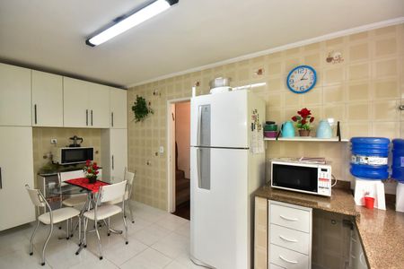 Casa à venda com 220m², 4 quartos e 6 vagasCozinha