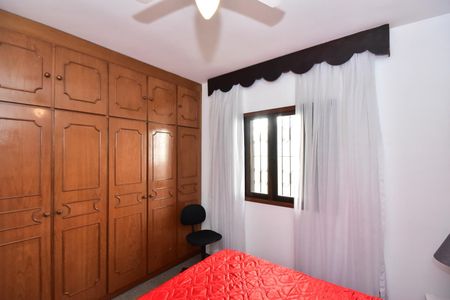 Casa à venda com 220m², 4 quartos e 6 vagasQuarto 2