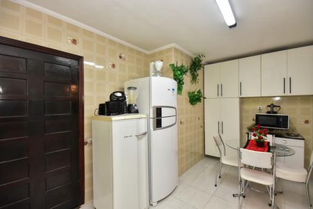 Casa à venda com 220m², 4 quartos e 6 vagasCozinha