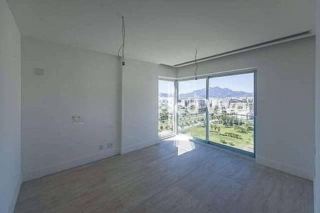Apartamento à venda com 384m², 5 quartos e 4 vagas