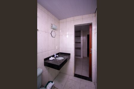 Banheiro de casa para alugar com 1 quarto, 40m² em Estrela do Norte, São Gonçalo