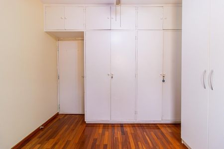 Casa à venda com 3 quartos, 220m² em Jardim Caravelas, São Paulo