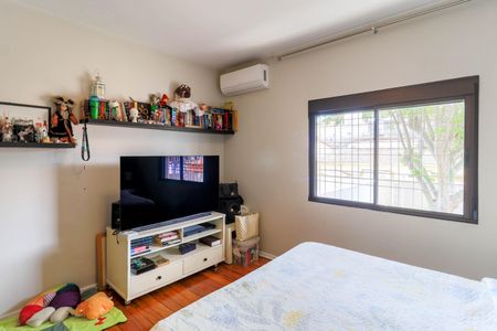 Casa à venda com 250m², 3 quartos e 3 vagas Casa à venda com 250m², 3 quartos e 3 vagasQuarto 1