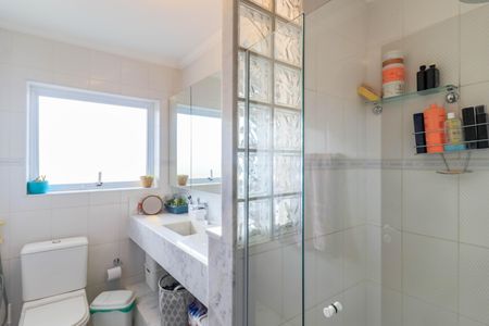 Casa à venda com 250m², 3 quartos e 3 vagas Casa à venda com 250m², 3 quartos e 3 vagasBanheiro