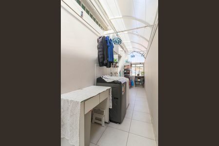 Casa à venda com 250m², 3 quartos e 3 vagas Casa à venda com 250m², 3 quartos e 3 vagasÁrea de Serviço