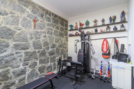 Casa à venda com 250m², 3 quartos e 3 vagas Casa à venda com 250m², 3 quartos e 3 vagasAcademia