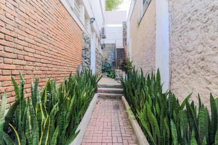 Casa à venda com 250m², 3 quartos e 3 vagas Casa à venda com 250m², 3 quartos e 3 vagasÁrea Externa