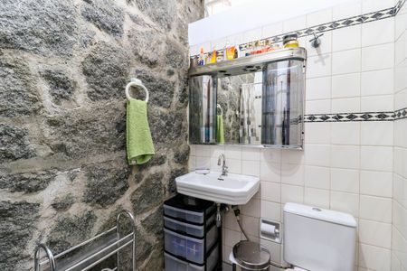 Casa à venda com 250m², 3 quartos e 3 vagas Casa à venda com 250m², 3 quartos e 3 vagasBanheiro da Oficina