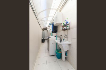 Casa à venda com 250m², 3 quartos e 3 vagas Casa à venda com 250m², 3 quartos e 3 vagasÁrea de Serviço