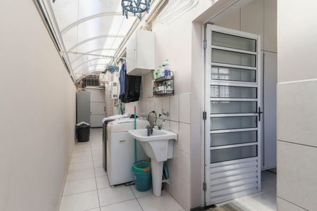 Casa à venda com 250m², 3 quartos e 3 vagas Casa à venda com 250m², 3 quartos e 3 vagasÁrea de Serviço