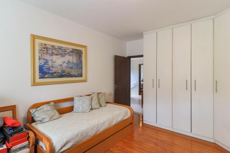 Casa à venda com 250m², 3 quartos e 3 vagas Casa à venda com 250m², 3 quartos e 3 vagasQuarto 2