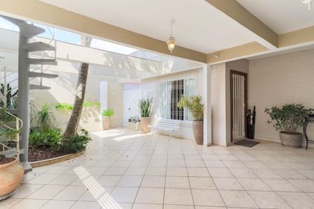 Casa à venda com 250m², 3 quartos e 3 vagas Casa à venda com 250m², 3 quartos e 3 vagasGaragem