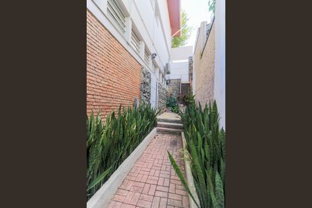 Casa à venda com 250m², 3 quartos e 3 vagas Casa à venda com 250m², 3 quartos e 3 vagasÁrea Externa