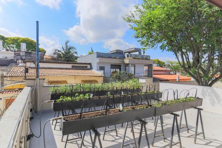 Casa à venda com 250m², 3 quartos e 3 vagas Casa à venda com 250m², 3 quartos e 3 vagasHorta