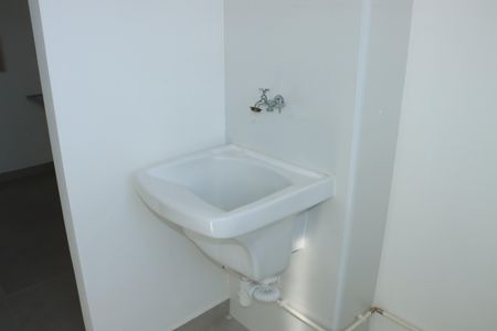 Apartamento para alugar com 2 quartos, 52m² em Jardim de Lourdes, Embu das Artes