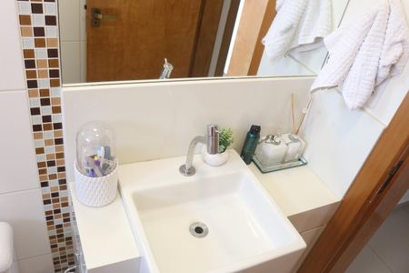 Apartamento à venda com 60m², 2 quartos e 2 vagasBanheiro 1