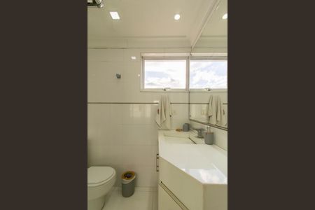 Apartamento à venda com 80m², 2 quartos e 2 vagas Apartamento à venda com 80m², 2 quartos e 2 vagasBanheiro