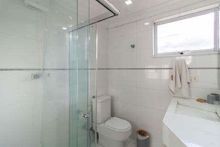 Apartamento à venda com 80m², 2 quartos e 2 vagas Apartamento à venda com 80m², 2 quartos e 2 vagasBanheiro