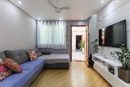 Casa de condomínio para alugar com 55m², 2 quartos e 2 vagas Casa de condomínio para alugar com 55m², 2 quartos e 2 vagasSala