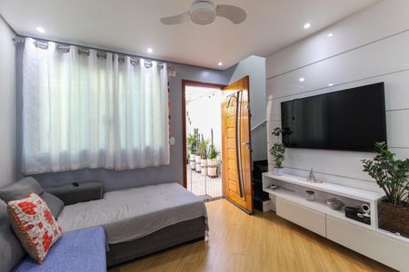 Casa de condomínio para alugar com 55m², 2 quartos e 2 vagas Casa de condomínio para alugar com 55m², 2 quartos e 2 vagasSala